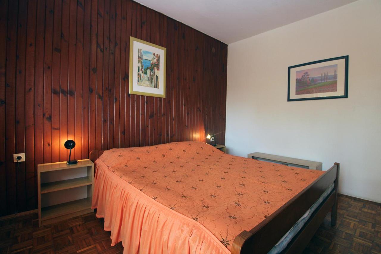 Apartments Valerija 847 プーラ エクステリア 写真