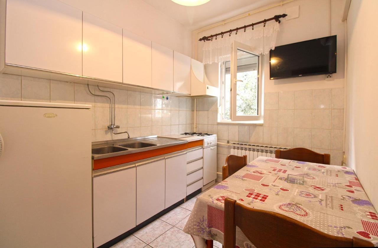 Apartments Valerija 847 プーラ エクステリア 写真
