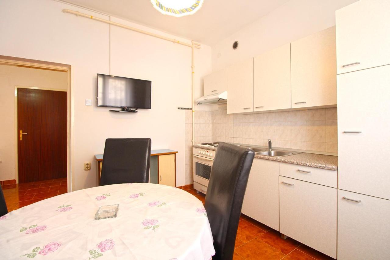 Apartments Valerija 847 プーラ エクステリア 写真