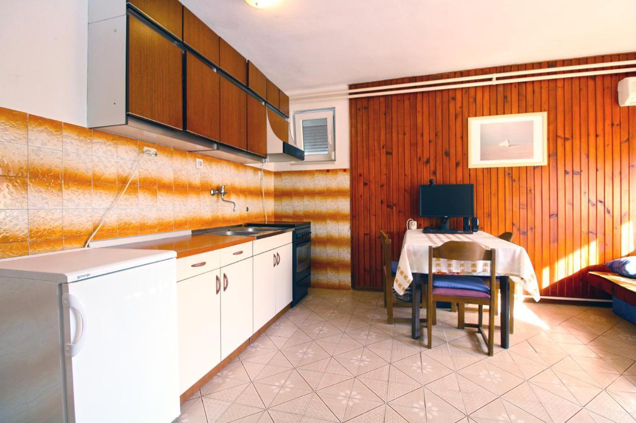 Apartments Valerija 847 プーラ エクステリア 写真