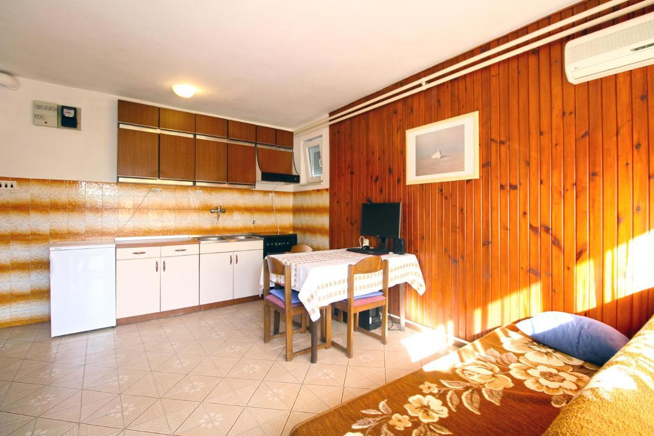 Apartments Valerija 847 プーラ エクステリア 写真