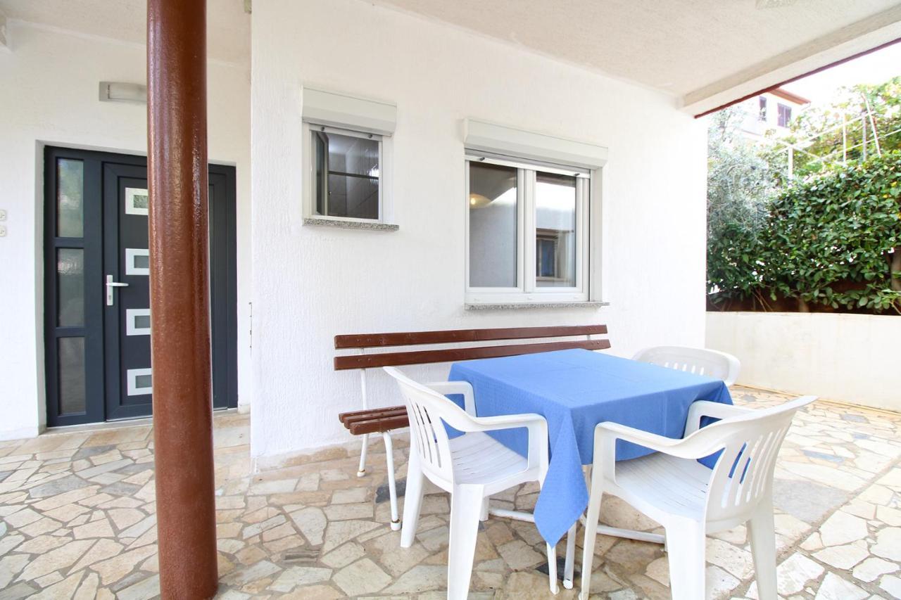 Apartments Valerija 847 プーラ エクステリア 写真