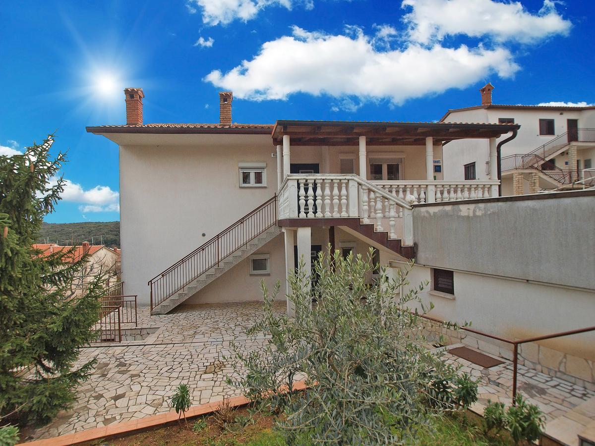 Apartments Valerija 847 プーラ エクステリア 写真